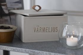 Trälåda med lock för värmeljus