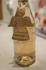 H&auml;ngande &auml;ngel i teak (Du &auml;r en &auml;ngel)