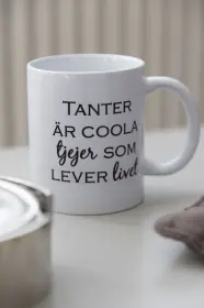 Porslinsmugg -Tanter är coola tjejer